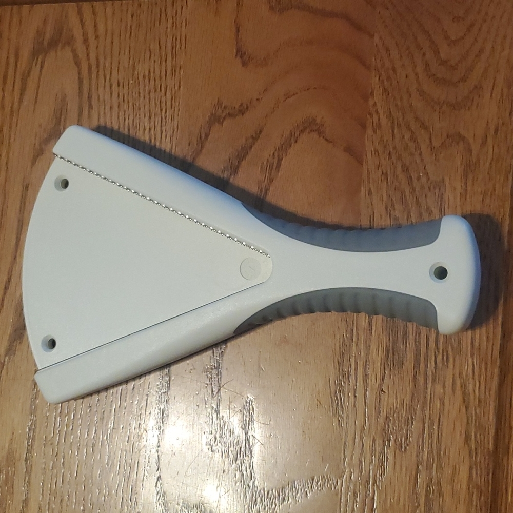 Pampered Chef Jar Opener Hand Held or Under the Counter Mounted White #2677